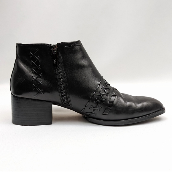 Donald J. Pliner Bowery Chelsea Bootie Whipstitched Calf Leather Black size 8.5 - Picture 4 of 15